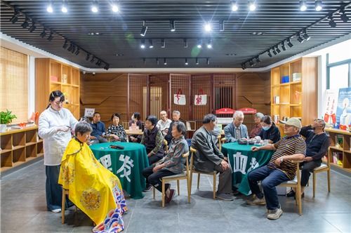 多彩便民,幸福就在 家门口