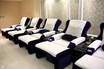 桂平某养生会所开业前遭网友曝光，养生服务引热议